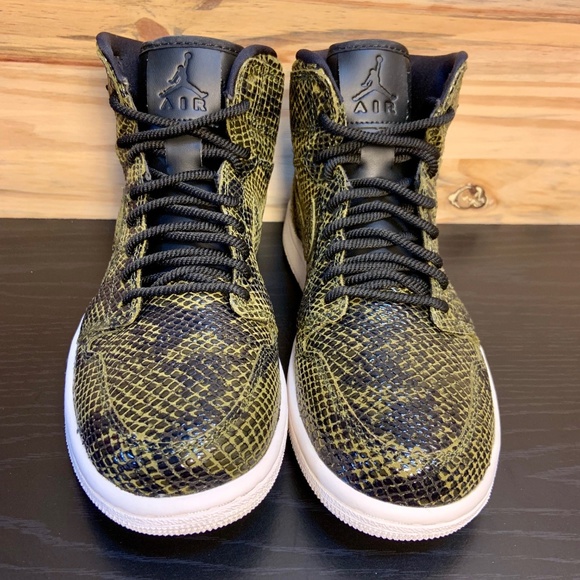 New Nike  Air Jordan 1 Retro High Snakeskin - Picture 5 of 8